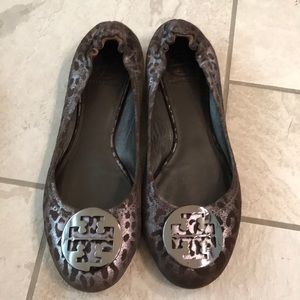 Tory Burch Reva Flats 9.5 Leopard Pewter Metallic